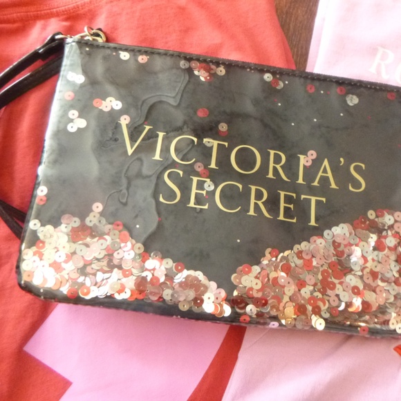 2 VICTORIA'S SECRET VALENTINE HEARTS & ROSES T SHIRTS SZ-L w/BONUS WRISTLET - Picture 14 of 16